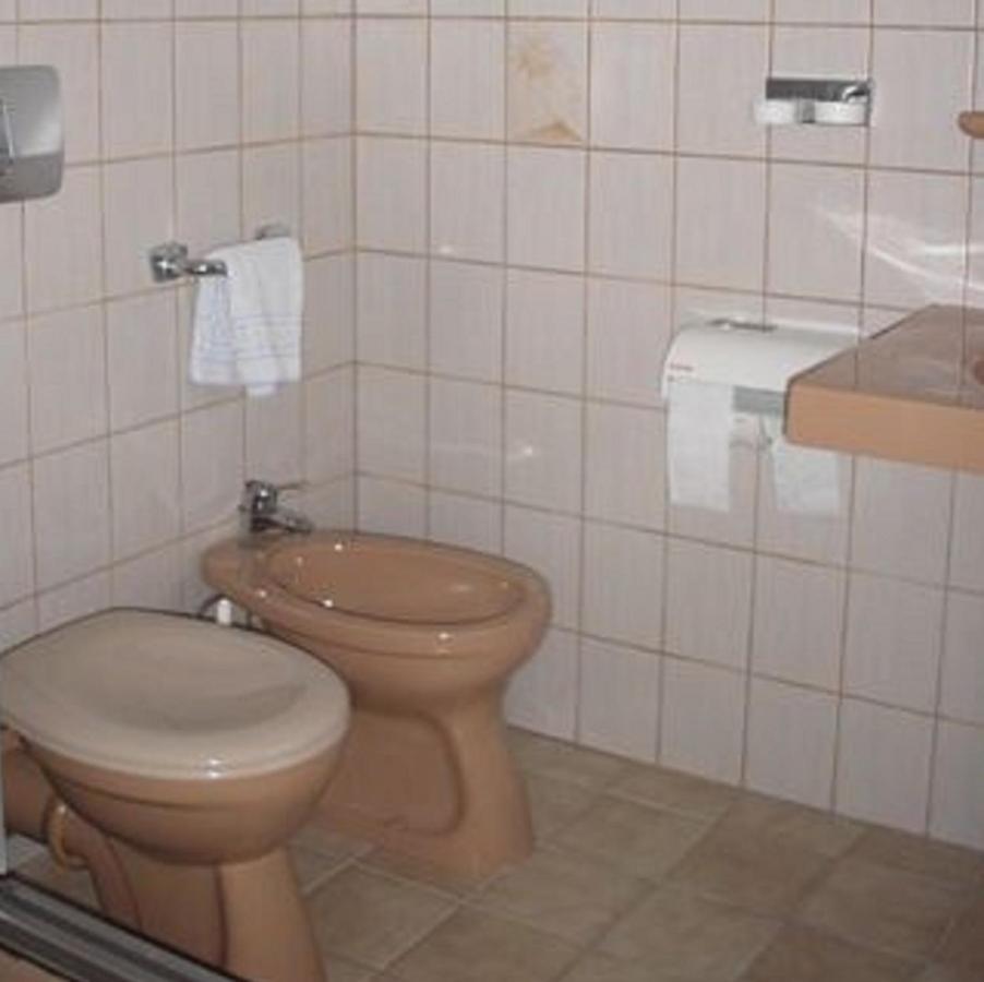 Hotel Restaurant Schmidter Bauernstube نيدغن الغرفة الصورة